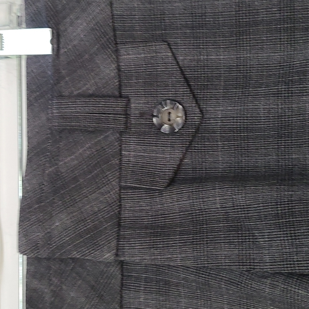 Jolt Shorts - Picture 3 of 10